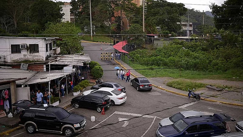 Number of prisoners released in Venezuela rises to 18, rights groups say