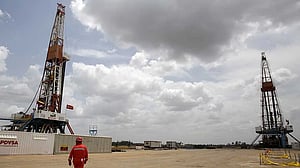 Trump's plan to take Venezuelan oil angers China, pushes prices down