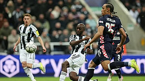 Newcastle ease to 3-0 win over PSV to book knockout place