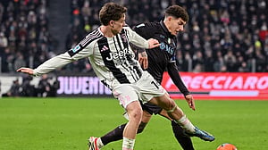 Juventus earn commanding win over injury-hit Napoli to close in on top four