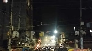 Fire breaks out at Benarasi Palli market in Dhaka