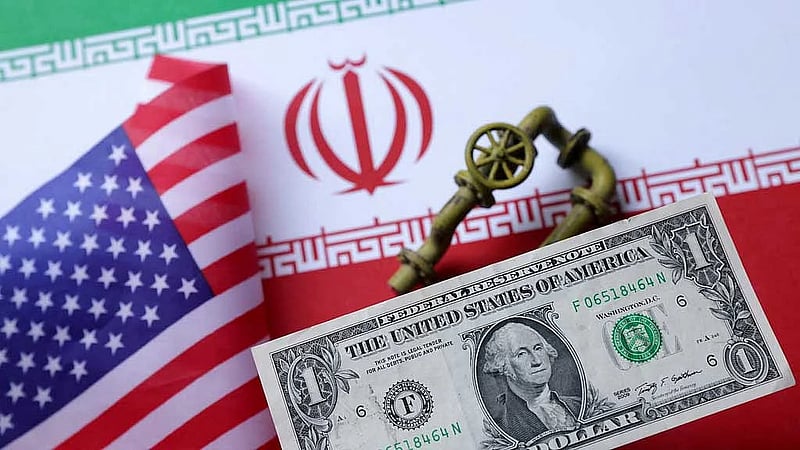 Dollar firms, euro under pressure as energy prices surge