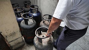 Indian restaurants warn of shutdowns as Iran war makes cooking gas scarce