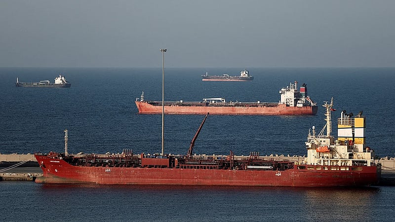 Chinese container ships pass through Strait of Hormuz at second attempt, data shows