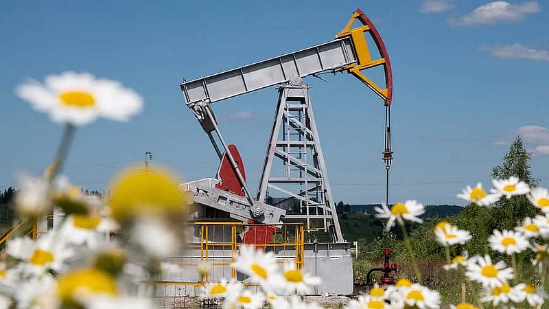 US renews Russian oil waiver after pressure from countries dealing with Iran war price shocks