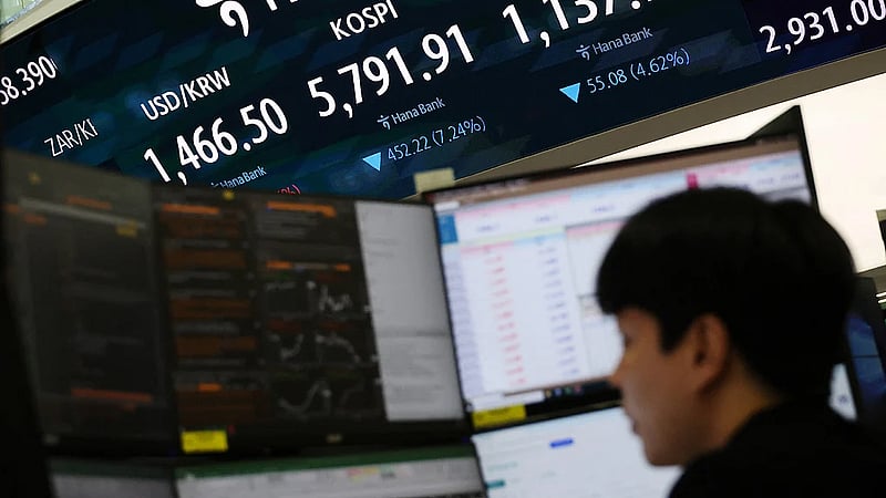 Seoul slump leads Asia stock rout as markets brace for energy shock