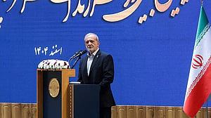 Iranian president insists on country's nuclear rights, ISNA reports