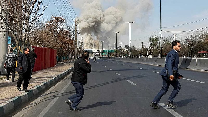 Iran launches wave of missiles at Israel; US Republicans block measure to halt US air campaign