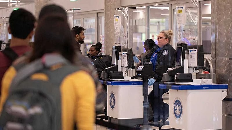 Trump orders government to pay airport security workers