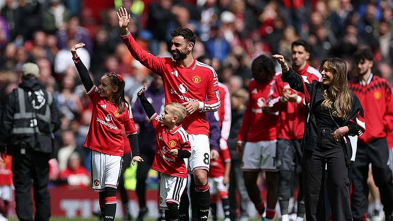 Manchester United's Fernandes named Premier League player of the season