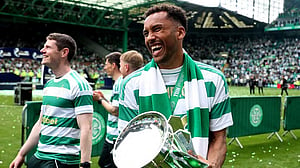 Celtic snatch title from Hearts with last-gasp victory on final day