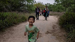 US prepared for visa sanctions on China over migrants issue, official says