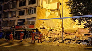 Earthquake hits southwest China; thousands evacuate, buildings collapse
