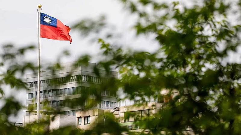 Ahead of Trump summit, China says it is ready to 'crush' any Taiwan independence bid