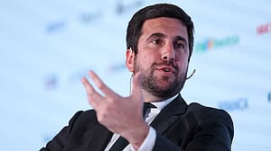 Energy tycoon Riquelme confirms challenge for Real Madrid presidency