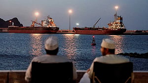 Iraq, Pakistan strike energy deals with Iran as Tehran flexes Hormuz control