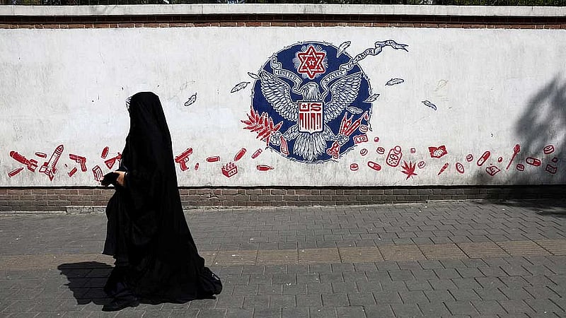 Iran's top envoys discussing potential peace deal with Qatar prime minister, official says