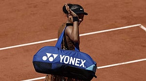 Style and steel as Osaka tames Vekic to reach Paris third round