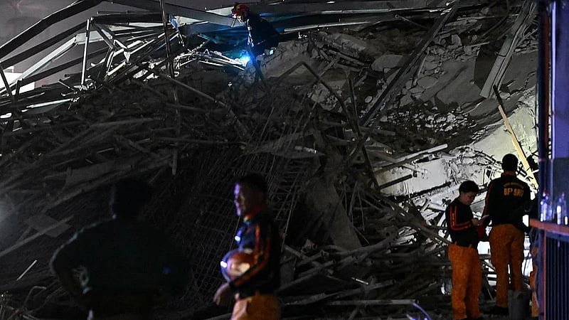 Death toll rises to three with 17 still missing after Philippine building collapse