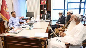 PM Tarique meets with Waqf Administrator Safiz Uddin