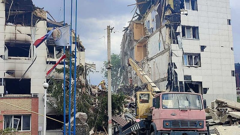 Putin accuses Ukraine of deadly attack on student residential hall, orders military to prepare options