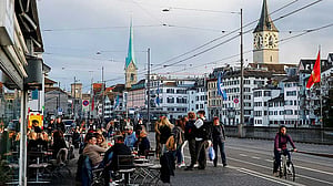 Swiss police say attacker injures three with knife in Winterthur