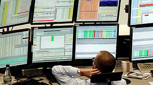 Global markets tread water as yen moves dominate currency trading