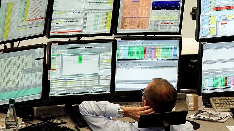 Global markets tread water as yen moves dominate currency trading