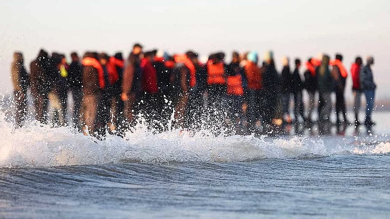 Two women die in Channel crossing attempt from France to Britain