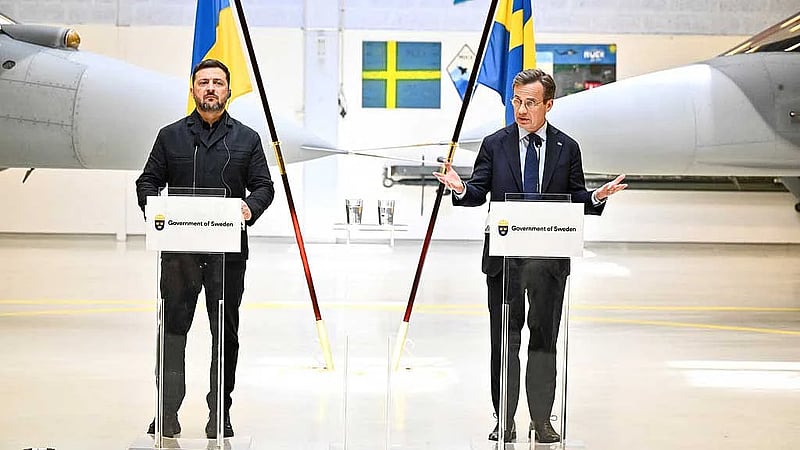 Ukraine to buy 20 new Gripen jets, Sweden to donate older jets sooner