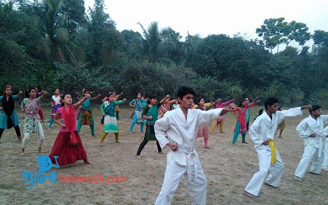 পড়াশোনার চাপে শিশুরা কি অবসর পাচ্ছে?
