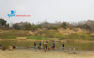 পাহাড়ি গ্রামে সুপেয় পানির সংকট দূর হোক