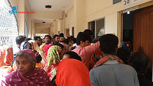 শহীদ দিবসে মেডিকেল ক্যাম্প (ভিডিওসহ)