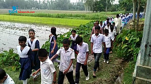 শিশুকে বোঝার কেউ নেই?