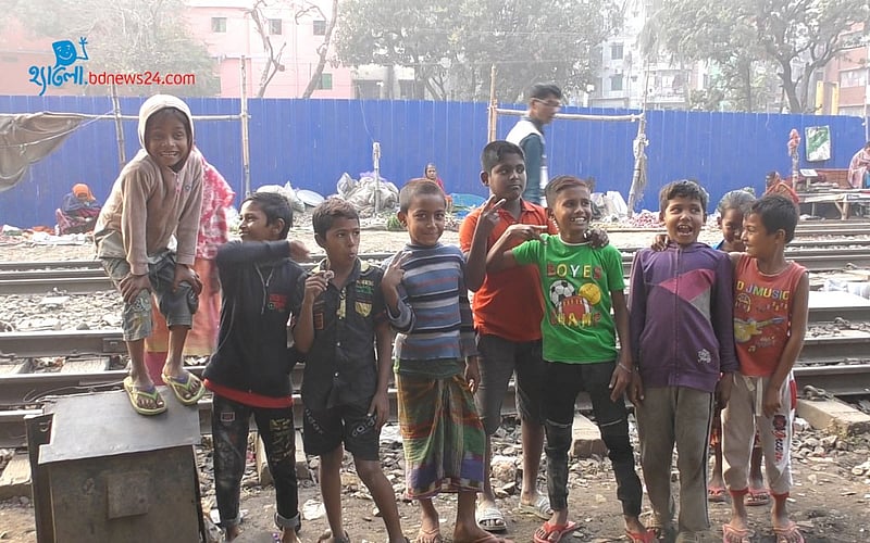নিরাপদ শৈশব থেকে বঞ্চিত শ্রমজীবী শিশুরা