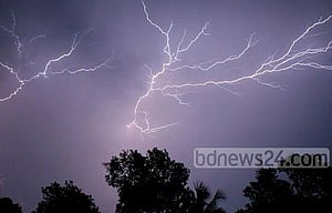 নওগাঁয় বজ্রপাতে প্রাণ গেল চারজনের