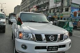 Tearful Khaleda reaches Gulshan office