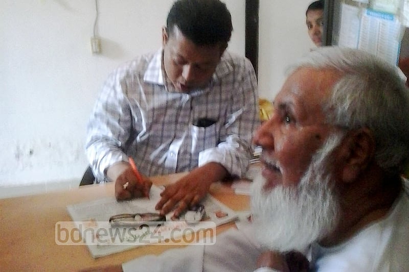 War criminal Nizami hears news of SC rejecting his review plea on radio in prison cell