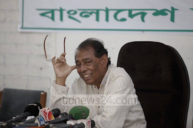 Suranjit Sengupta unhappy over delay in Kamaruzzaman’s execution