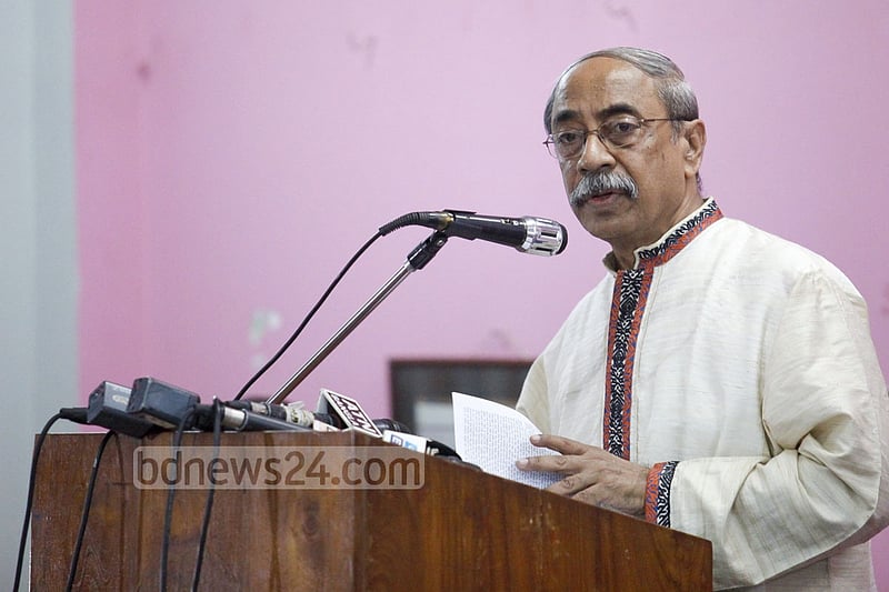 Shahriar Kabir hits out at Islami Bank