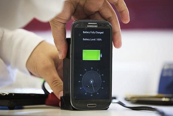 Recharge your phone in 30 seconds? Israeli firm says it can