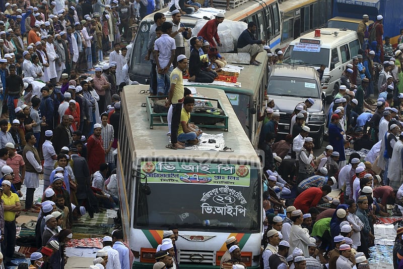 Devotees gather at the bank of river Turag for the three-day Bishwa Ijtema, which starts on Friday.
