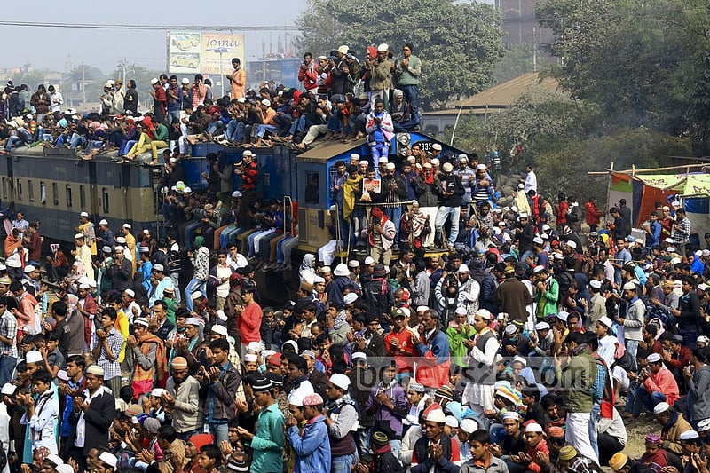 Thousands join at the first phase of this year's Bishwa Ijtema which concluded with the Akheri Munajat (final prayers) seeking world peace on Sunday.