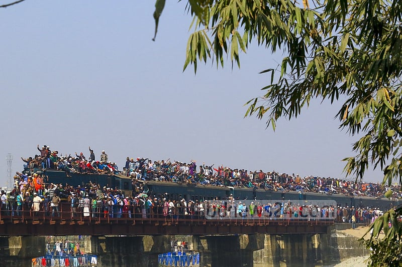 People return home perilously after the end of first phase of this year's Bishwa Ijtema, which concluded after Akheri Munajat (final prayers) seeking world peace on Sunday.