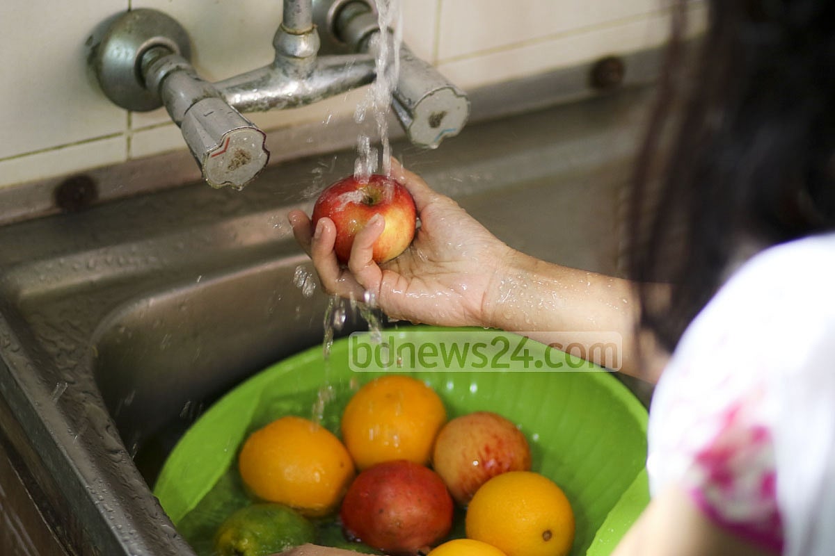 ফল, সবজি না ধুয়ে খাওয়ার পরিণাম