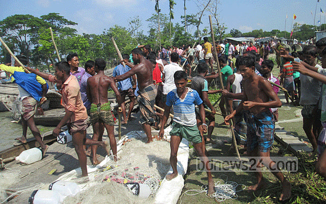 যুবলীগের দ্বন্দ্বে মনপুরায় ১৪৪ ধারা