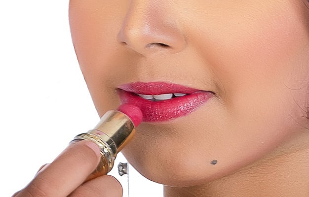 ঠোঁট রাঙাতে যেসব বিষয় খেয়াল রাখা দরকার