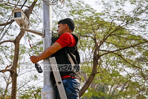 অমর একুশে: কেন্দ্রীয় শহীদ মিনারে বসছে সিসি ক্যামেরা