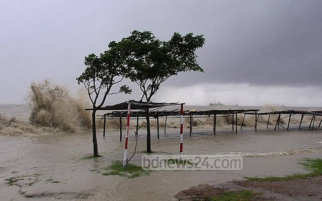 সাগরে লঘুচাপ, বন্দরে ৩ নম্বর সঙ্কেত