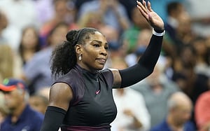 Williams fights off Halep to reach US Open semi-finals